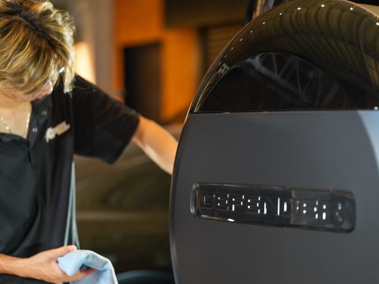 ランドローバー ディフェンダーのプロテクションフィルム(PPF)施工 写真4