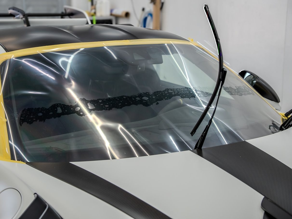 ポルシェ 911 GT3 RSのプロテクションフィルム(PPF)・フロントガラスのプロテクションフィルム・コーティング施工 写真2